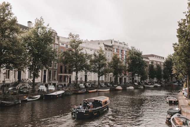 Het huren van een boot in Amsterdam is een unieke ervaring